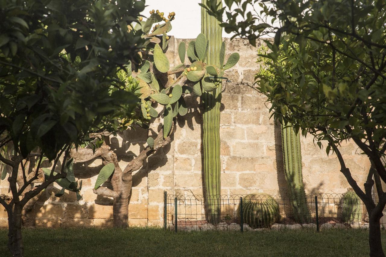 Palazzo Morisco Bed & Breakfast Gagliano del Capo Bagian luar foto